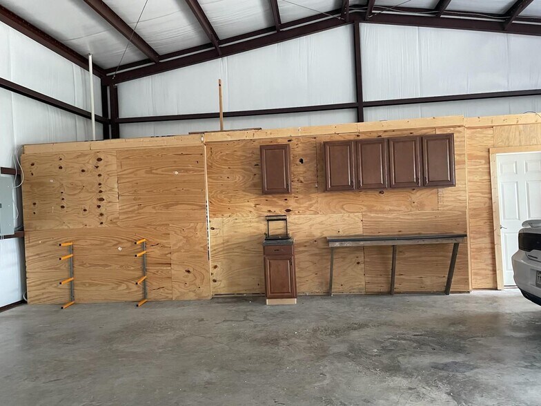 132 N Grants Ln, White Settlement, TX à louer - Photo du bâtiment - Image 3 de 29