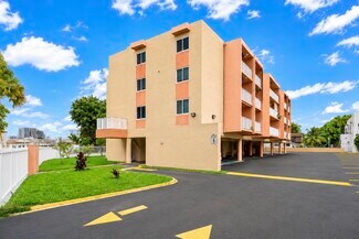 Plus de détails pour 2400 NW 16th Street Rd, Miami, FL - Multi-résidentiel à vendre
