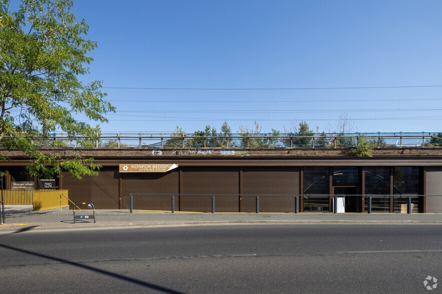 189-200 Morning Ln, London for lease - Building Photo - Image 3 of 3