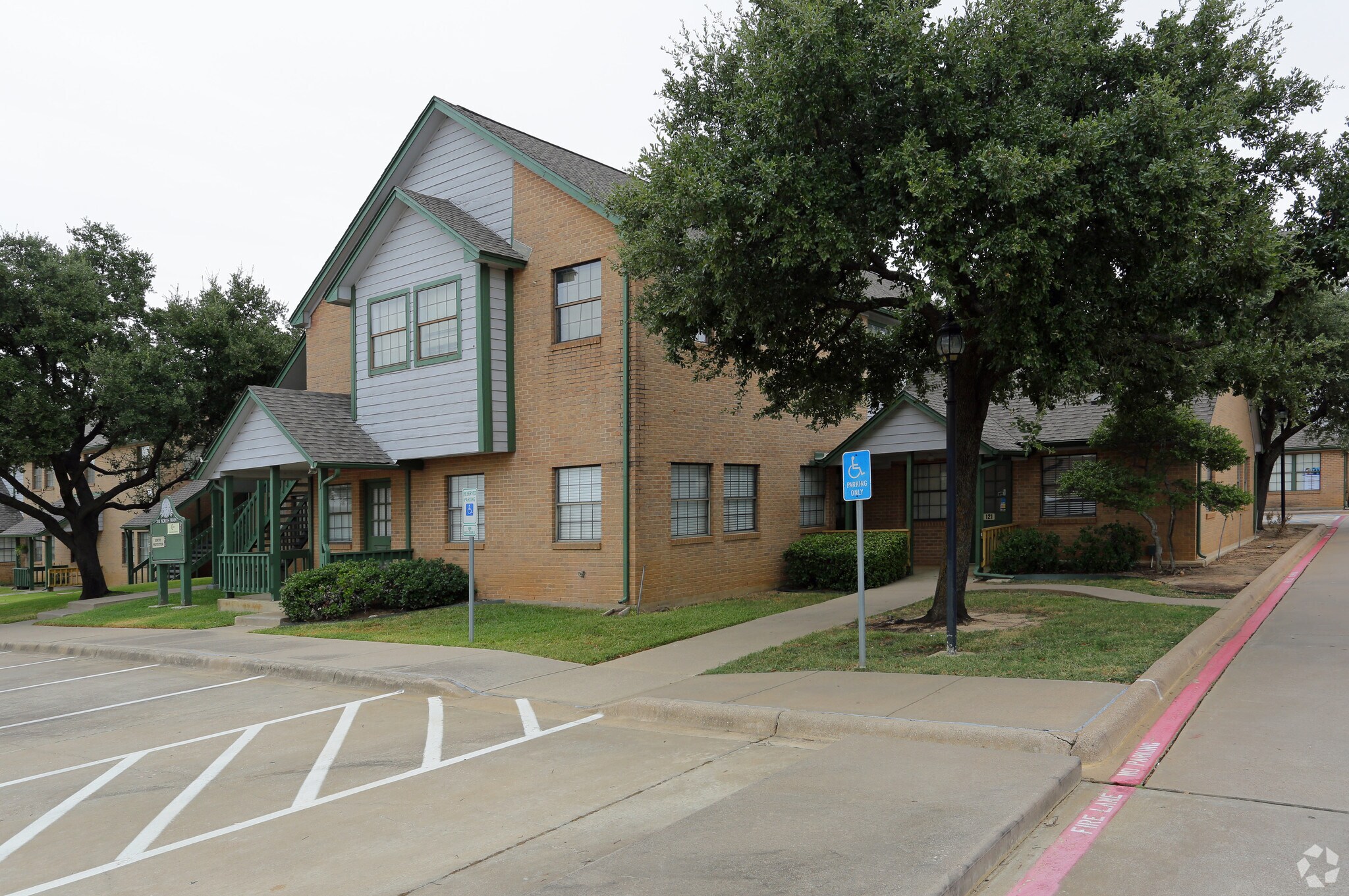 414 N Main St, Euless, TX à louer Photo du bâtiment- Image 1 de 5