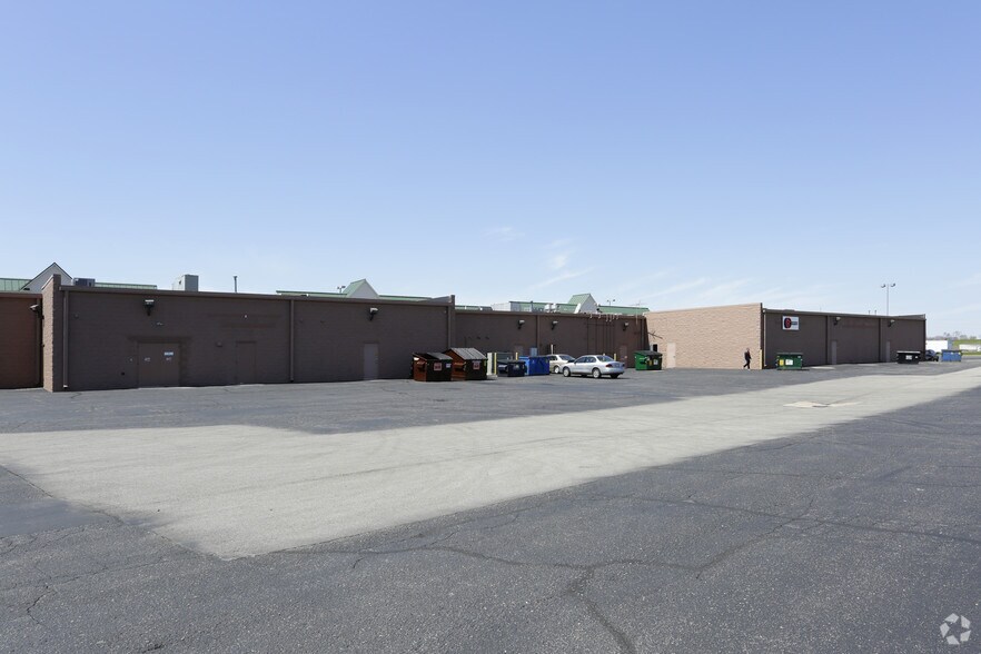 701 68th St SW, Byron Center, MI à louer - Photo du bâtiment - Image 2 de 6