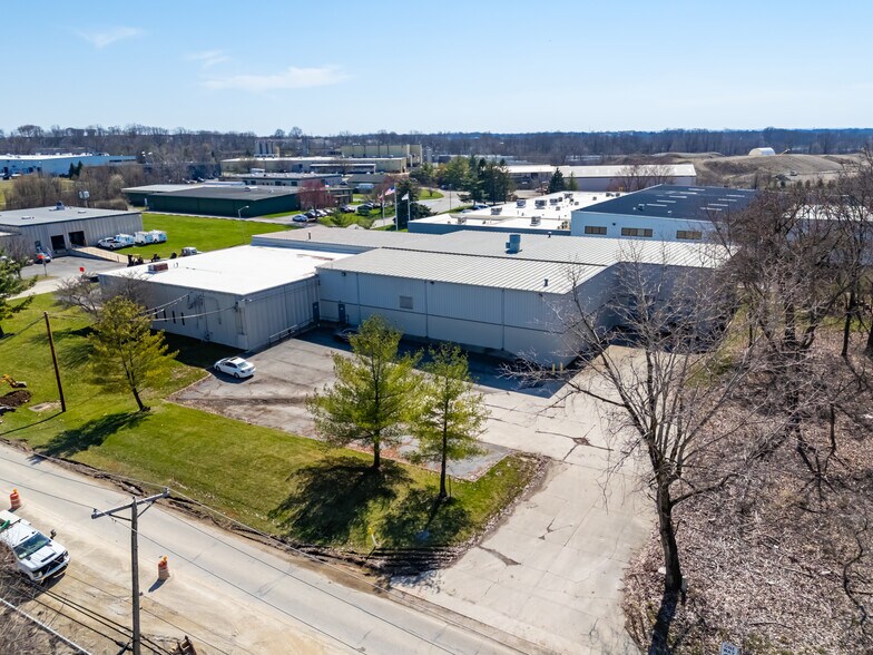 1055 Claycraft Rd, Gahanna, OH for lease - Building Photo - Image 2 of 14