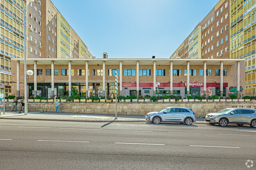 Calle del Doctor Esquerdo, 97, Madrid, Madrid à louer - Photo du bâtiment - Image 3 de 5