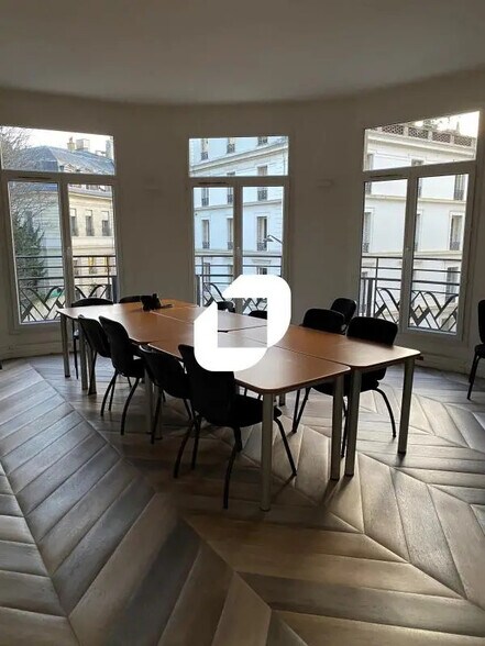 Office in Paris for sale - Building Photo - Image 2 of 11