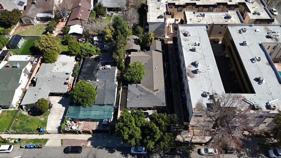 7222 Tyrone Ave, Van Nuys, CA à vendre - Photo du bâtiment - Image 3 de 9