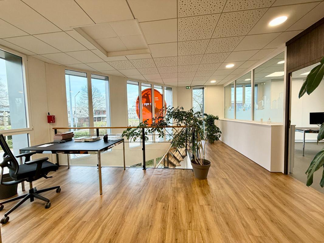 Office in Besançon for sale Interior Photo- Image 1 of 8