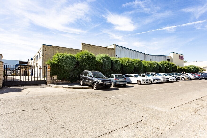 Industrial in Móstoles, Madrid for sale - Building Photo - Image 2 of 2