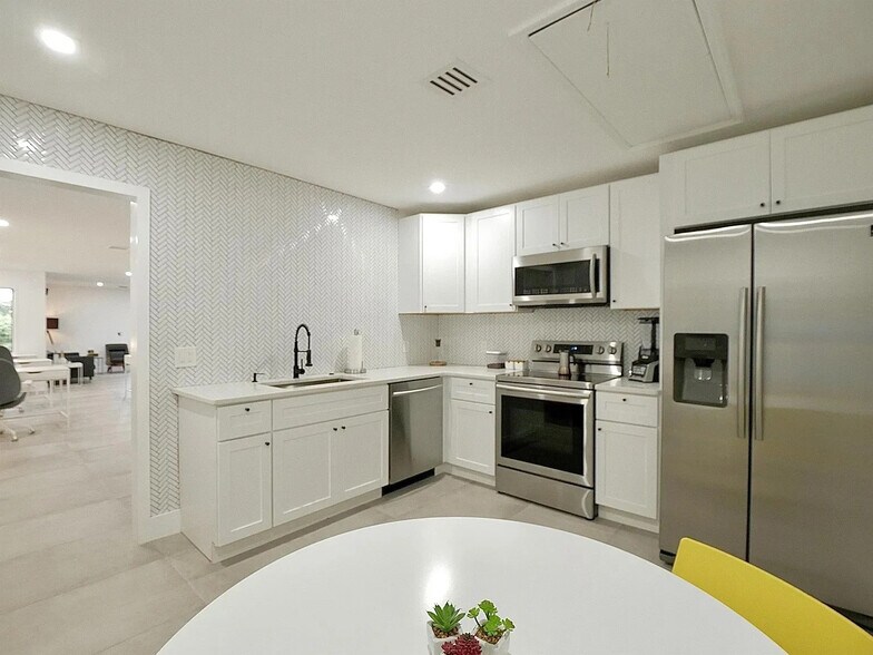 2878 S Osceola Ave, Orlando, FL à vendre - Photo intérieure - Image 3 de 8