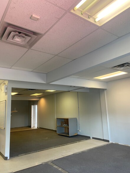 1350 11 Av SW, Calgary, AB à vendre - Photo du bâtiment - Image 2 de 8