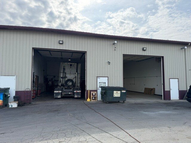 Plus de détails pour 2135 Maxim Dr, Rockdale, IL - Industriel à louer