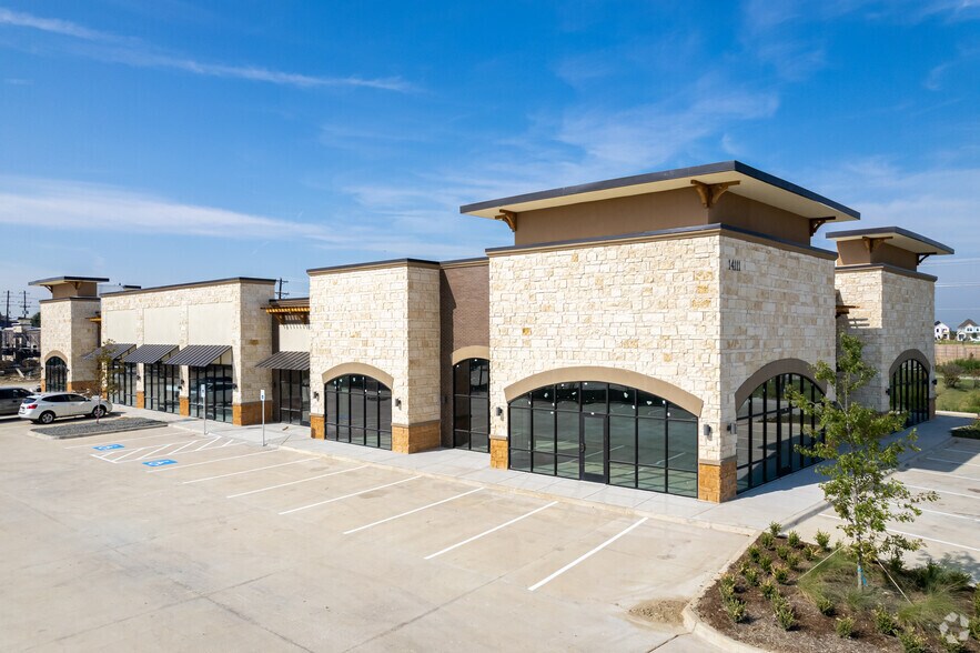 14111 King Rd, Frisco, TX à louer - Photo du bâtiment - Image 2 de 31