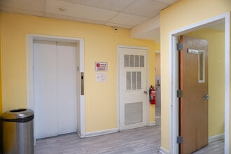 5617-5619 Bergenline Ave, West New York, NJ for lease Interior Photo- Image 1 of 12