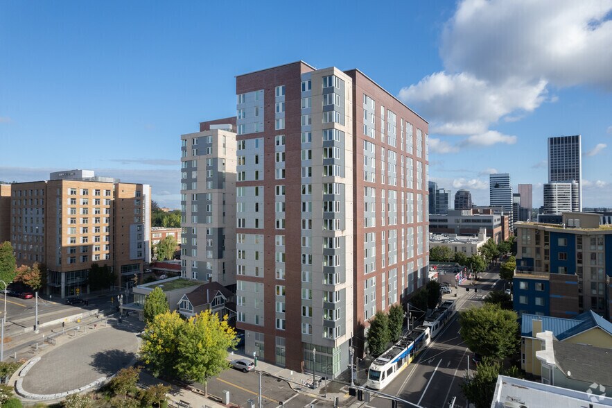 540 SW College St, Portland, OR for lease - Building Photo - Image 2 of 6