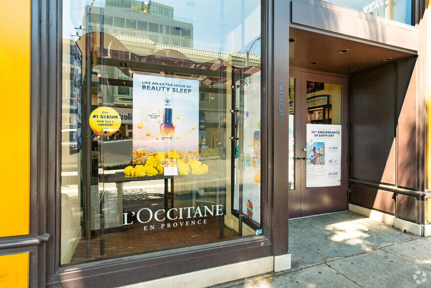 2207 Fillmore St, San Francisco, CA à louer - Photo du bâtiment - Image 2 de 5