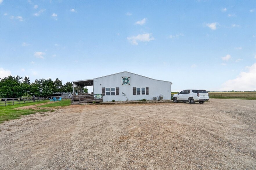 9262 Farm to Market Road 79, Sumner, TX for sale - Building Photo - Image 2 of 4