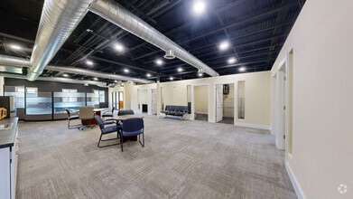 1202 Troy Schenectady Rd, Latham, NY à louer Numérisation 3D de Matterport- Image 1 de 8