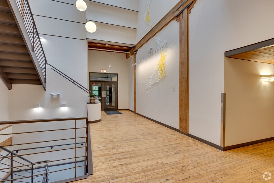 445 W Erie St, Chicago, IL à louer - Hall d’entrée - Image 2 de 3