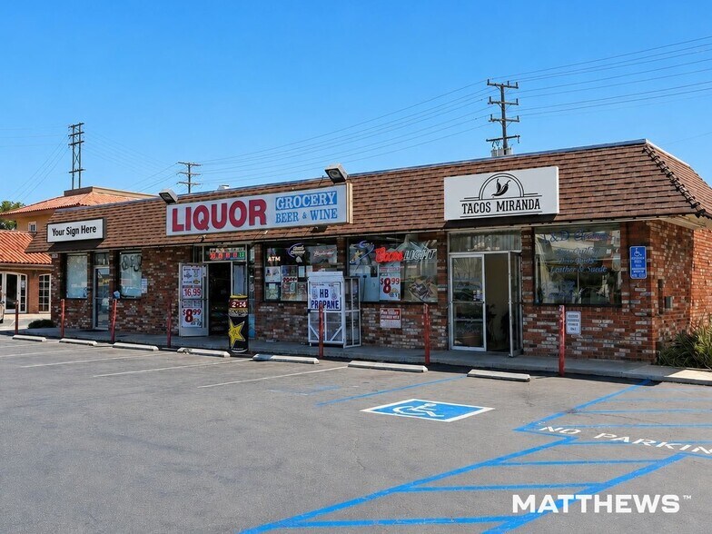 21562-21582 Brookhurst St, Huntington Beach, CA à louer - Photo du bâtiment - Image 1 de 3