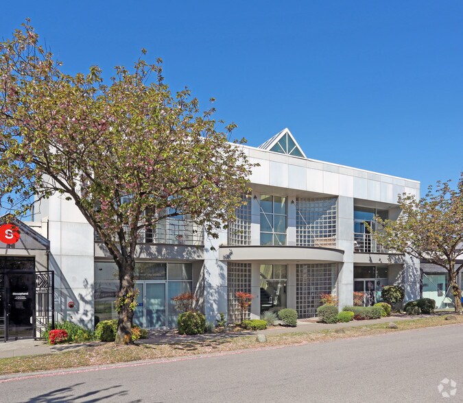 1737 W 3rd Ave, Vancouver, BC for lease - Building Photo - Image 2 of 6