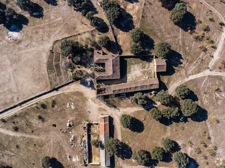 Land in Colmenar del Arroyo, Madrid for sale - Primary Photo - Image 1 of 24