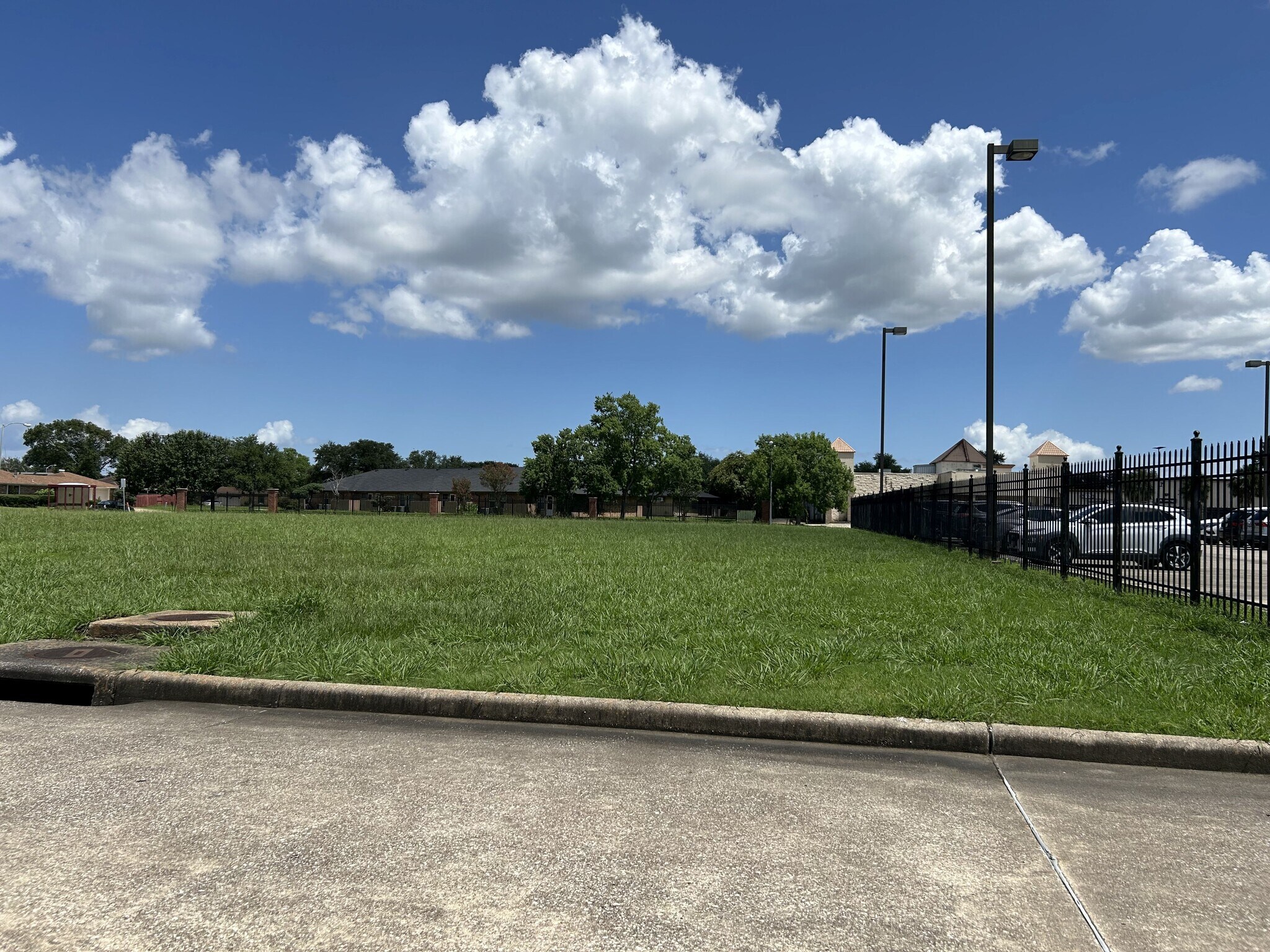 Honeywood Court, Port Arthur, TX for sale Primary Photo- Image 1 of 6