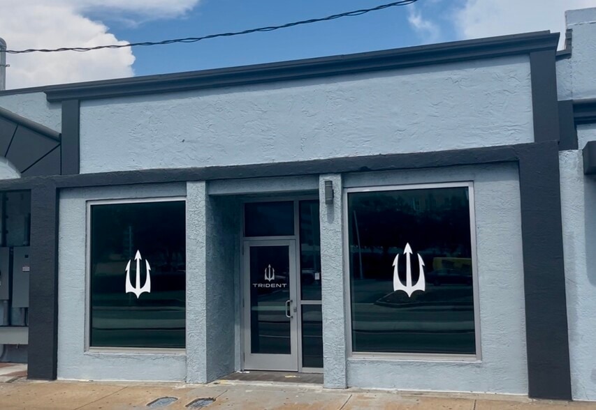 817 Manatee Ave W, Bradenton, FL for lease - Building Photo - Image 2 of 2