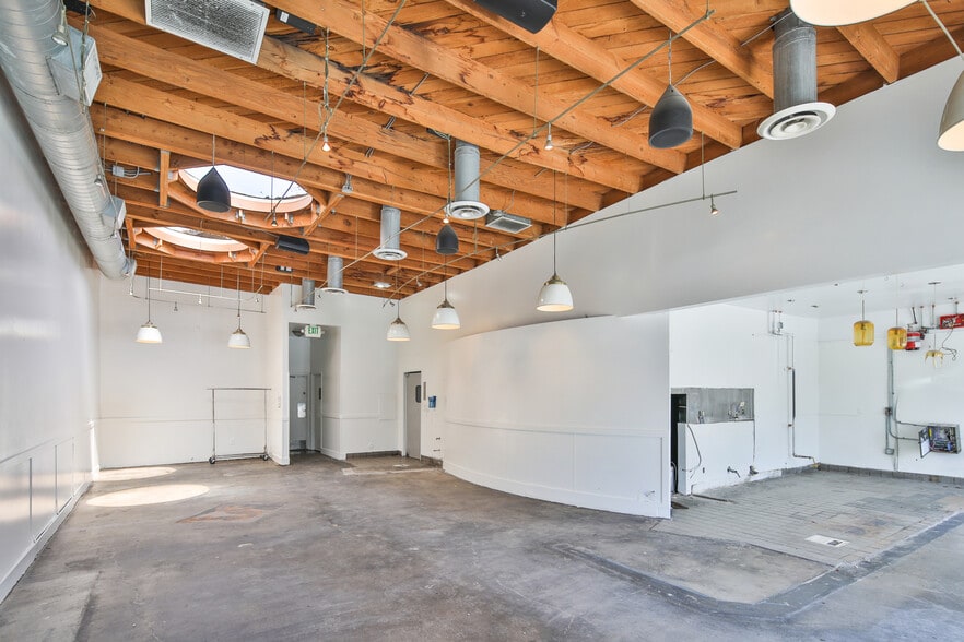 414 N La Cienega Blvd, Los Angeles, CA à vendre - Photo intérieure - Image 2 de 5