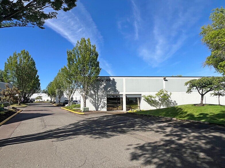 10950 SW 5th St, Beaverton, OR à louer - Photo du bâtiment - Image 2 de 9