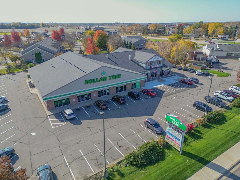 1090 2nd St S, Sartell, MN for lease - Primary Photo - Image 1 of 13