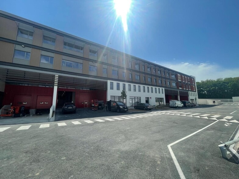 Flex dans Bobigny à louer - Photo du bâtiment - Image 1 de 20