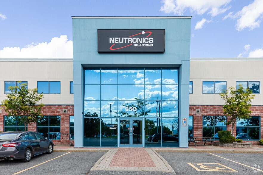 350 Palladium Dr, Ottawa, ON à vendre - Photo du bâtiment - Image 2 de 5