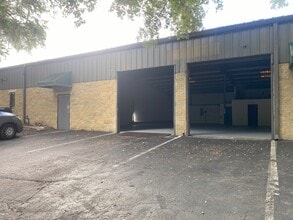 4445 SW 35th Ter, Gainesville, FL for lease Interior Photo- Image 2 of 9