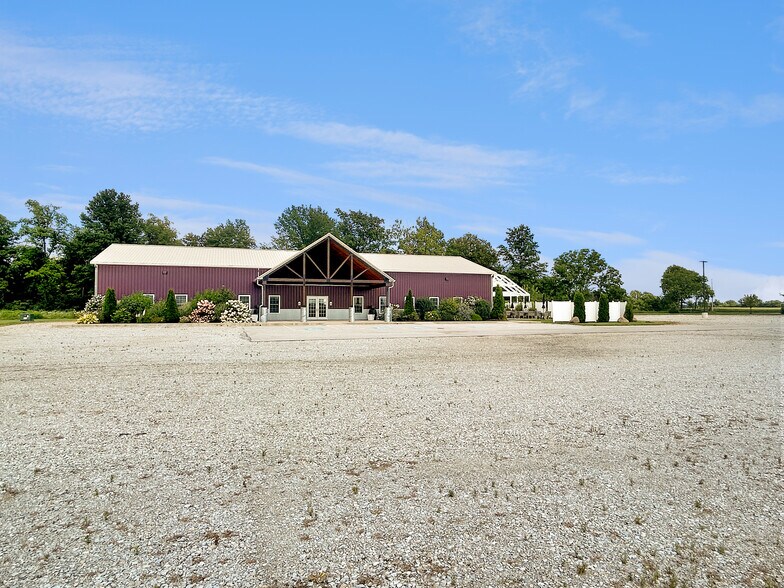 3548 W County Road 500 N, Frankfort, IN à vendre - Photo du bâtiment - Image 2 de 25