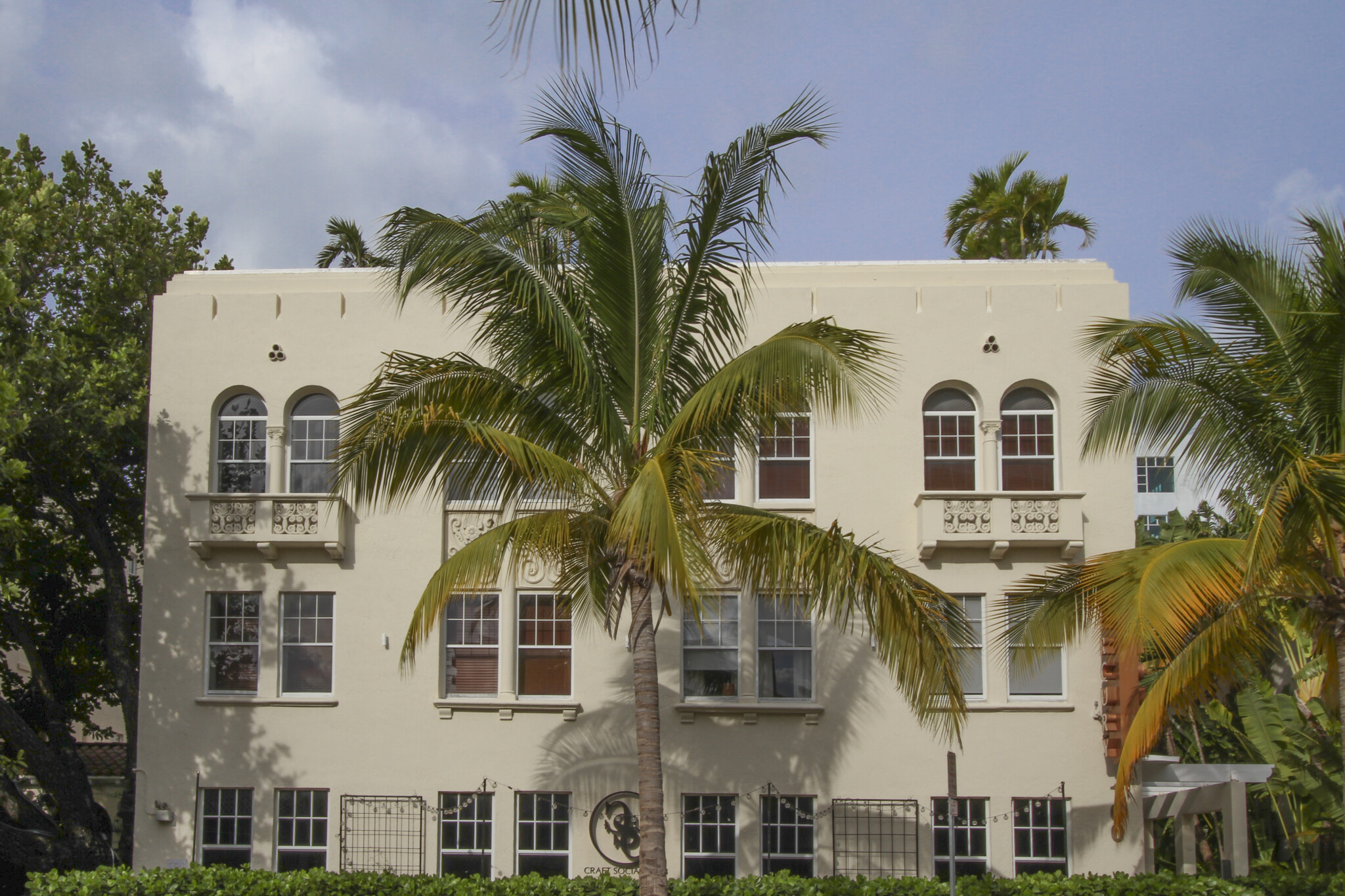 100 Collins Ave, Miami Beach, FL à vendre Photo du bâtiment- Image 1 de 1