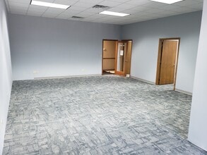 1415 Merrill Ave, Wausau, WI for lease Interior Photo- Image 2 of 6