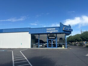 1412-1430 E Main Ave, Puyallup, WA for lease Building Photo- Image 2 of 3