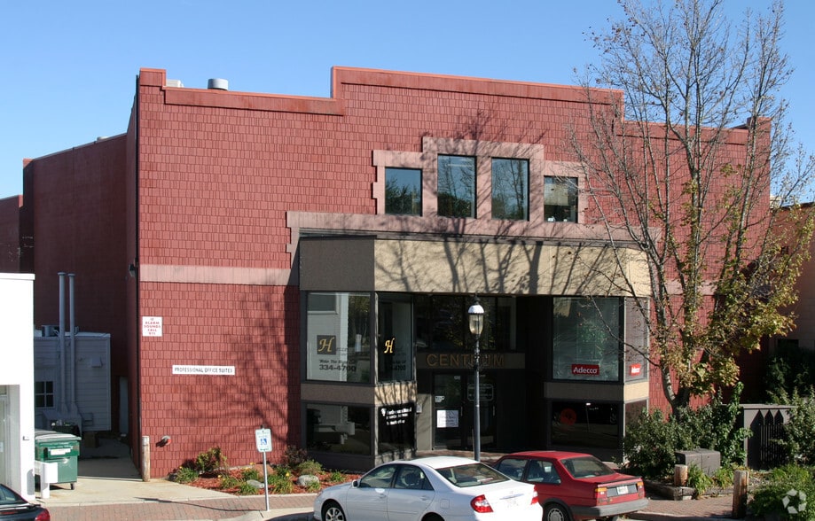 120 N Main St, West Bend, WI for sale - Building Photo - Image 3 of 30