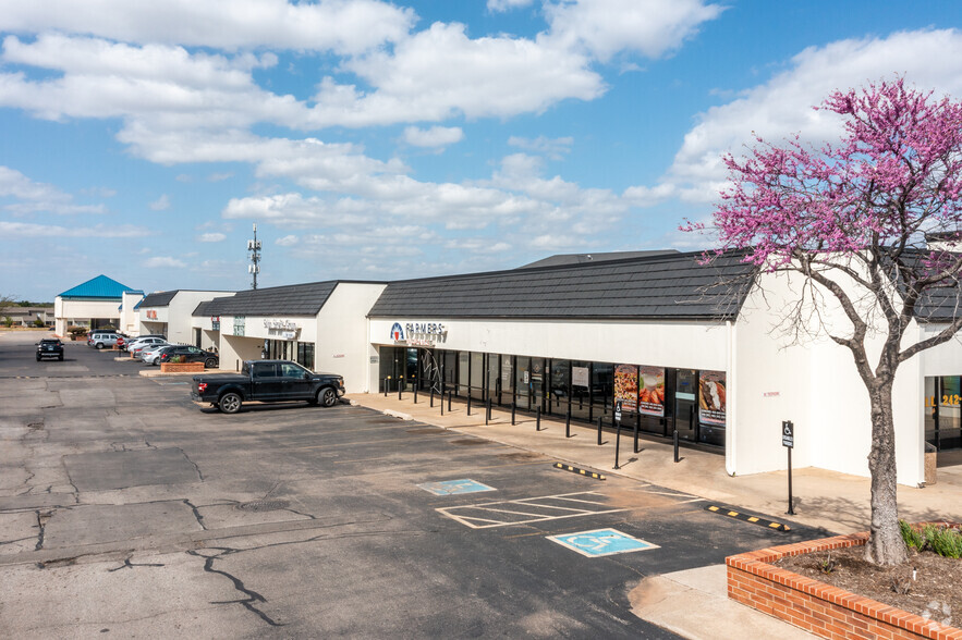 12302-12408 May Ave, Oklahoma City, OK à louer - Photo principale - Image 1 de 7