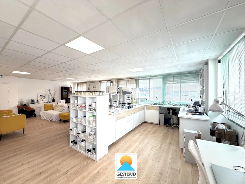 Bureau dans Aubagne à louer - Photo intérieure - Image 2 de 4