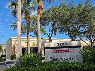 Plus de détails pour 3233 Commerce Pl, West Palm Beach, FL - Bureau à louer