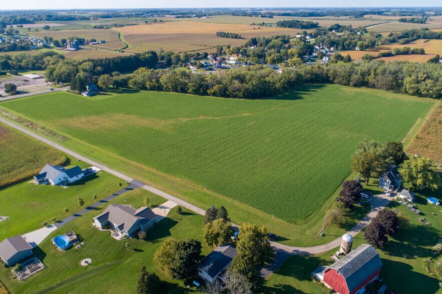 970 Portland Rd, Waterloo, WI à vendre - Photo du bâtiment - Image 3 de 20