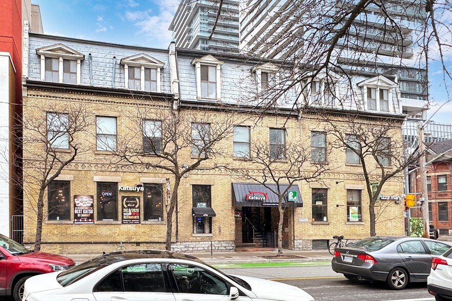 66 Gerrard St E, Toronto, ON for lease - Building Photo - Image 3 of 27