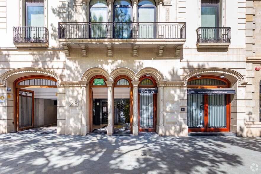 Bureau dans Barcelone, Barcelona à louer - Photo du bâtiment - Image 2 de 4