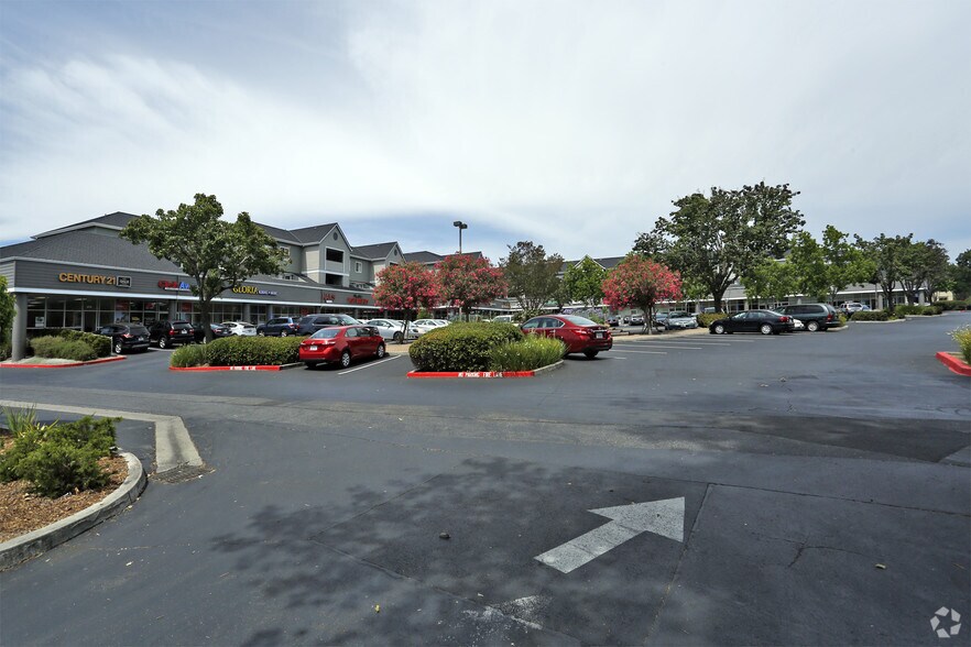 438-474 E El Camino Real, Sunnyvale, CA à louer - Photo du bâtiment - Image 3 de 10