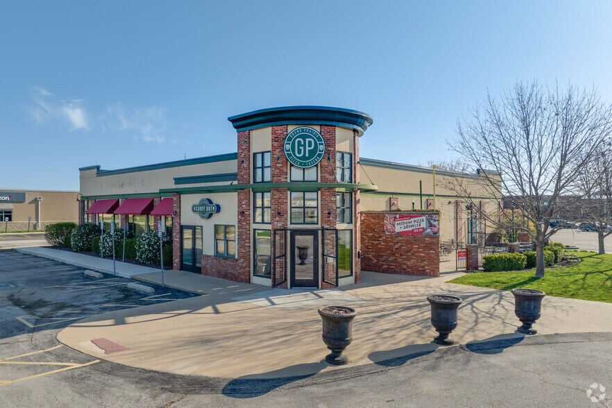 5201 W War Memorial Dr, Peoria, IL à louer - Photo du bâtiment - Image 2 de 26