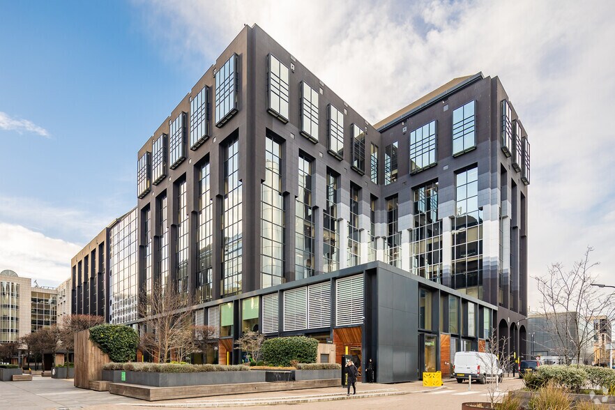 2 Clove Cres, Londres à louer - Photo du bâtiment - Image 1 de 23