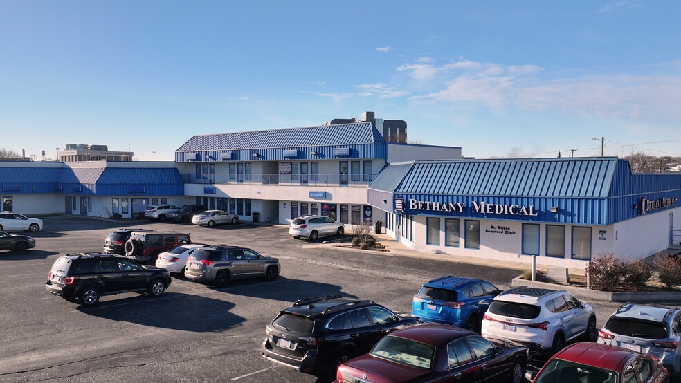 801 N Main St, High Point, NC for lease - Primary Photo - Image 1 of 5