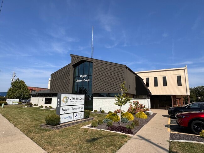 Plus de détails pour 808 S Eldorado Rd, Bloomington, IL - Bureau à louer