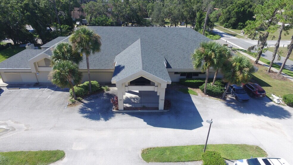 640 S Lake St, Leesburg, FL for lease - Building Photo - Image 2 of 10