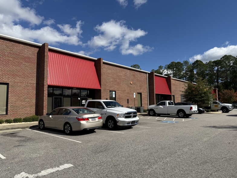 207 Airport Rd, Fayetteville, NC for lease - Building Photo - Image 3 of 18